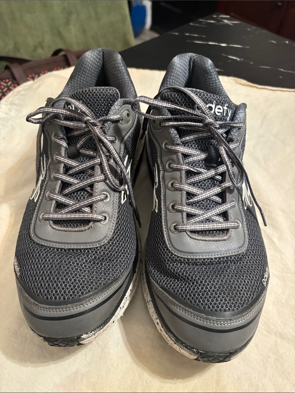Men's Gray Defy Athletic Running Shoes